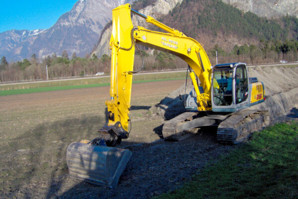 New Holland E 215